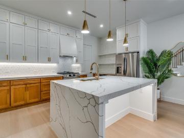 708 W 10th St, Unit 101, Dallas, TX 75208 | MLS #21181
