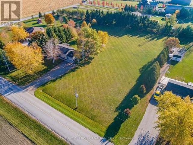 70986 B Line, Lambton Shores Grand Bend, ON, N0M 1T0 house for sale | Listing ID X13009 | Royal LePage