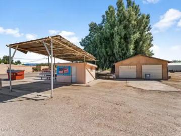 Wenden, La Paz County, Arizona, USA - Parking