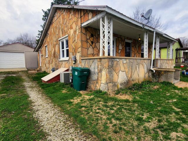 709 Garst Street