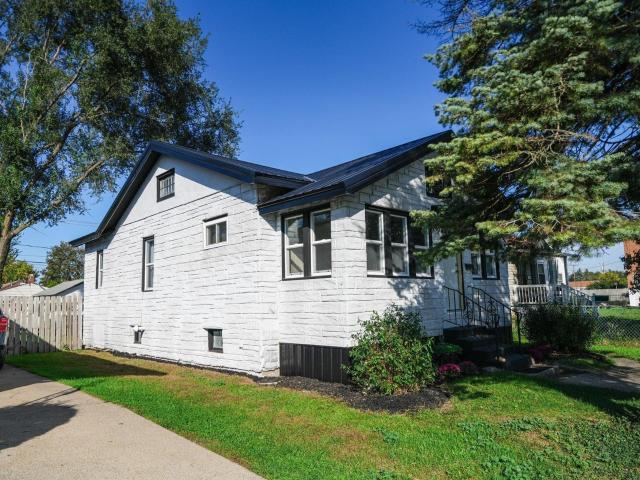 709 Dundee Street