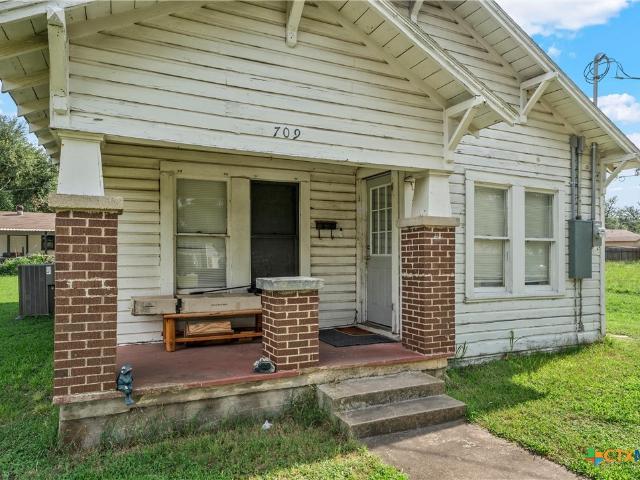 709 E 18th Street