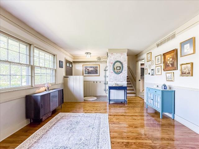 709 E Sunnycrest Drive