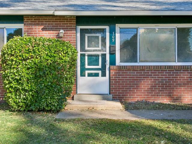 709 Houston AVE