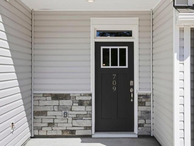 709 Lesbury Lane