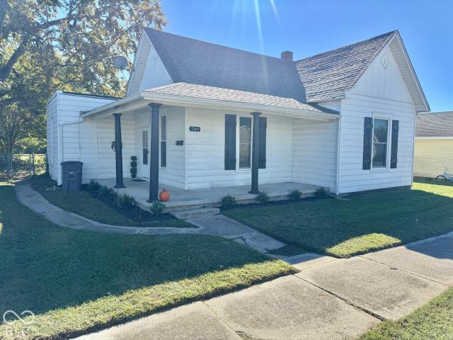 709 W Laurel