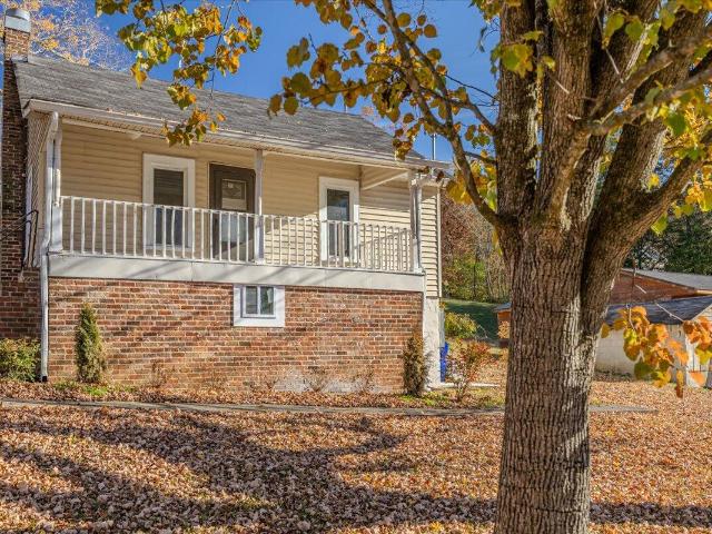 709 Westover Drive SW
