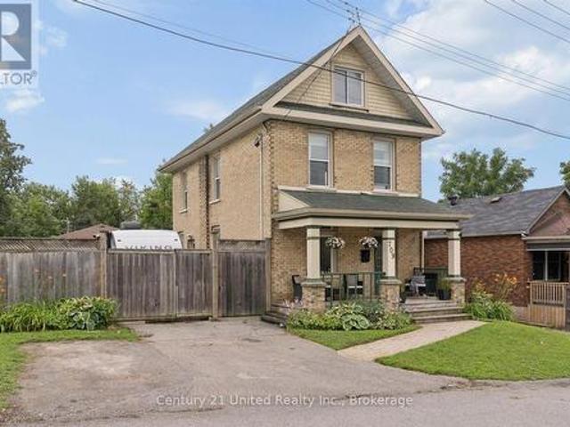 709 Third Avenue, Peterborough Otonabee Ward 1, ON, K9J 4P4 house for sale | Listing ID X13616 | Royal LePage