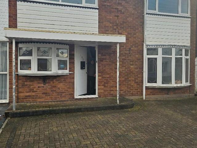 70 88 Oak Road, West Bromwich, B70 8HE, United Kingdom | 3 bed duplex for rent #140801846 | Rentberry