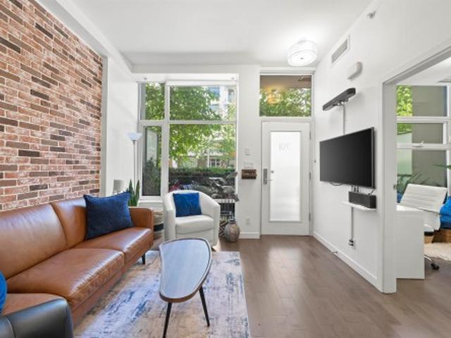 70 1St Avenue W, Vancouver, BC, V5Y 0K4 townhouse for sale | Listing ID R3177 | Royal LePage