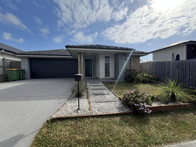 70 Village Boulevard, Pimpama
