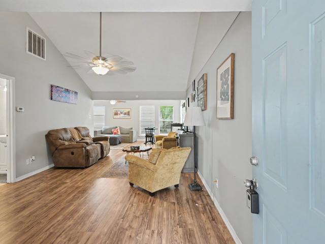 70 Westwood Drive W