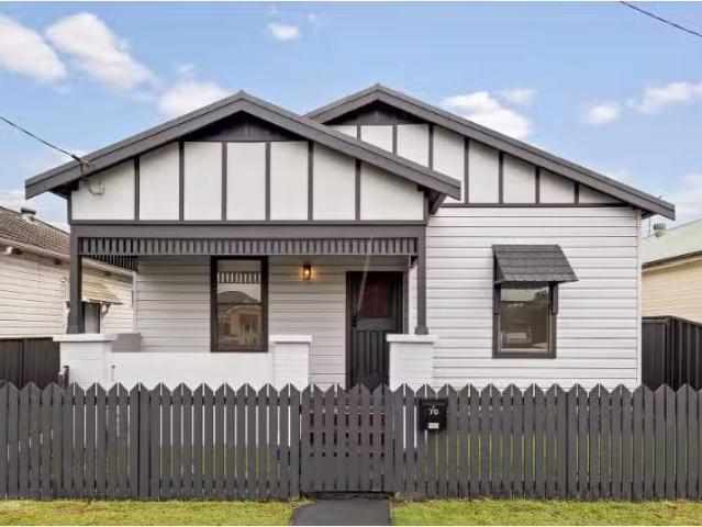 70 Young Street, Carrington House for rent Listed by Tammy Mi.