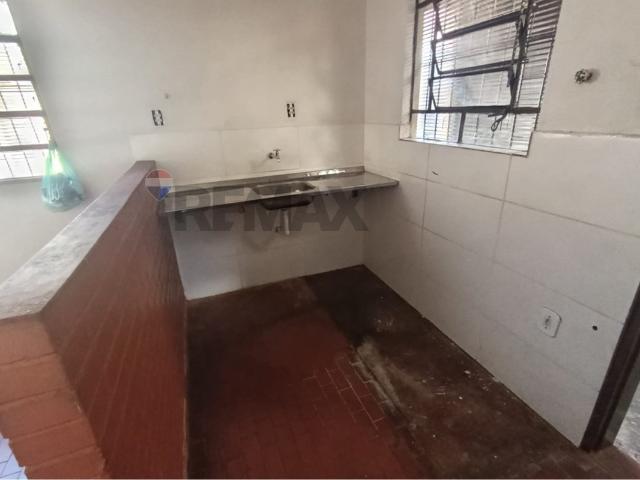 70 Área Útil Casa Alugar, 2 Dormitórios localizado em Rua Vinte e Oito, 548, Centro, Ituiutaba, Minas Gerais, 38300082 | Brasil