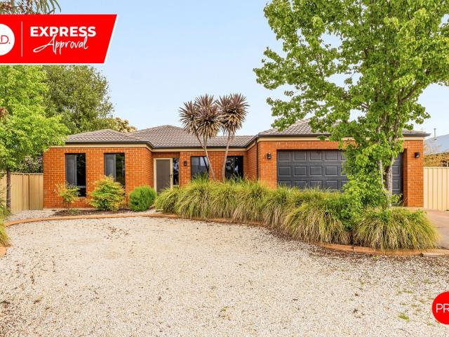 70 Bassett Drive, STRATHFIELDSAYE VIC 3551