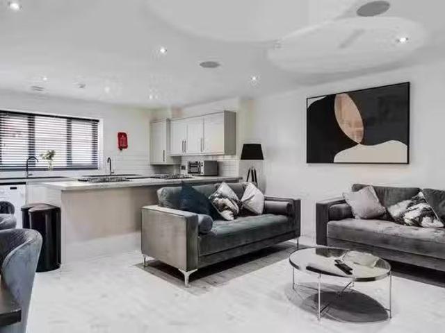 70 Blantyre Road, L15 6 Beds 6 Baths