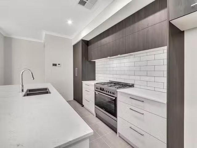 70 Broadmeadows Drive, Bushmead, WA 6055