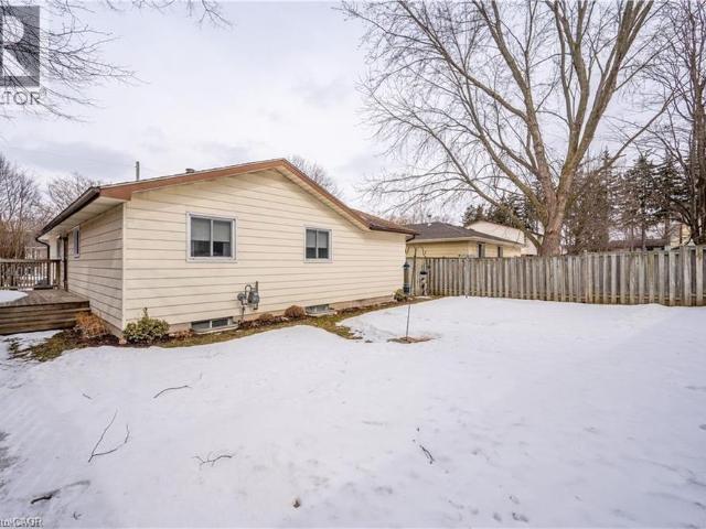 70 CHURCHILL Street, Waterloo, Ontario, N2L2X2