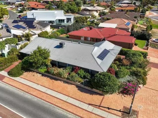 70 Cook Avenue, Hillarys, WA 6025