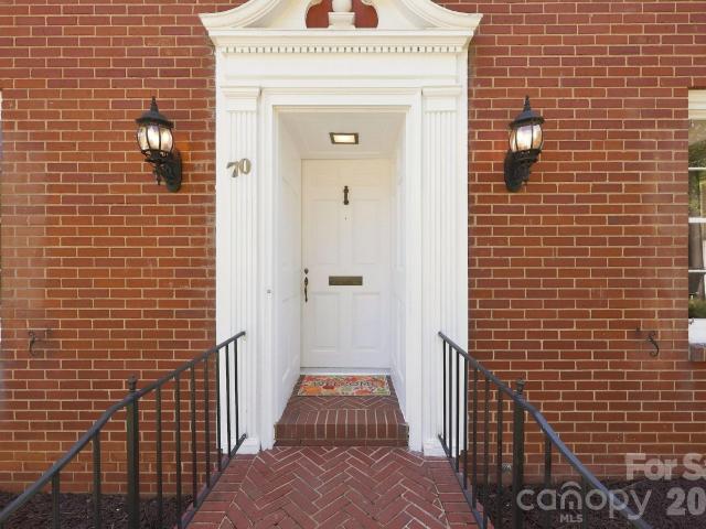 70 Edgewood Avenue NE