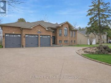70 Fairway Crescent, Wasaga Beach, ON, L9Z 1B8 house for sale | Listing ID S13023 | Royal LePage