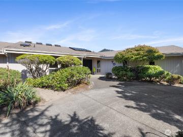 70 Hewitt Drive
