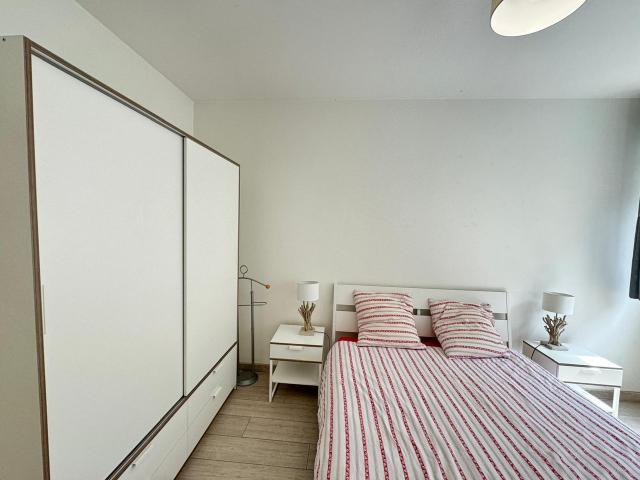 70 m² 2 rooms flat 15mn walk from Tour Eiffel in a peaceful district, Paris Amsterdam Apartments for Rent