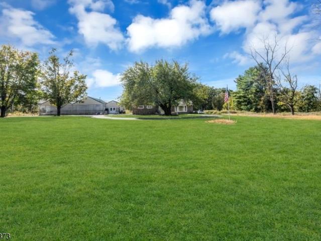 70 Mackenzie Rd, Lebanon Twp. Us, nj