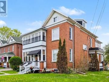 70 Maple Avenue, Smiths Falls, ON, K7A 2A7 house for sale | Listing ID X13142 | Royal LePage