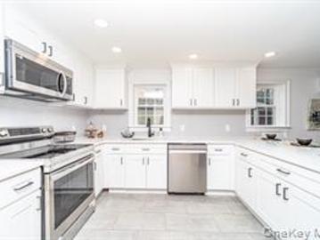 70 New Paltz Rd, Unit 1B, Highland, NY 12528 | MLS #947239