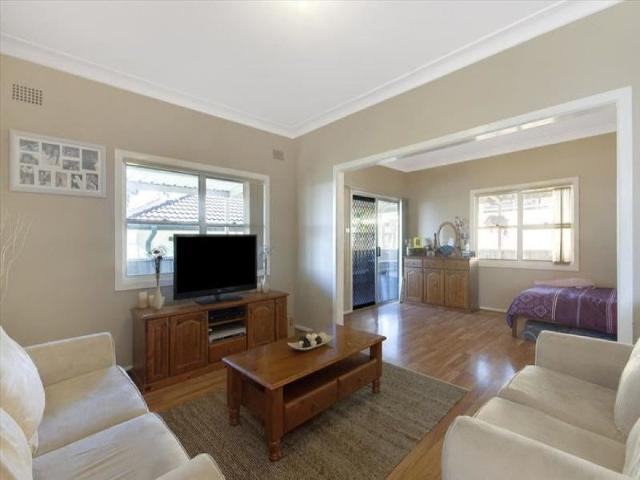 70 Panorama Drive, Farmborough Heights, NSW 2526