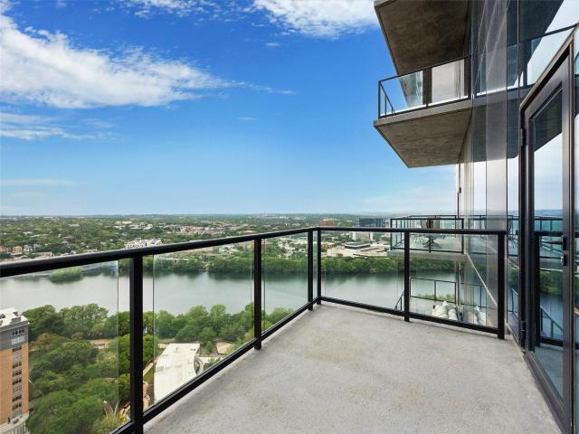 70 Rainey St # 2201