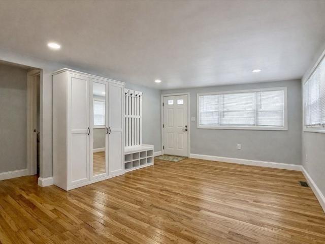 70 Seminole Ave, Waltham, US, MA