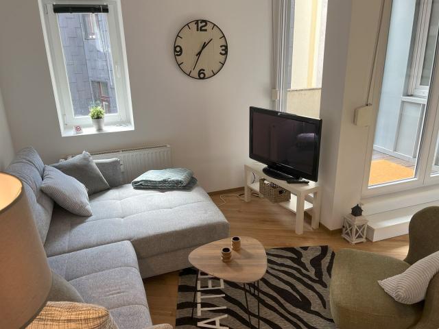 70 sqm cosy 2 room flat, central & quiet with balcony, Duisburg Amsterdam Apartments for Rent