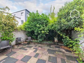 70 sqm apartment with terrace and perfect transport connections in 15 minutes to Cologne city center, Koln Amsterdam Apartments for Rent