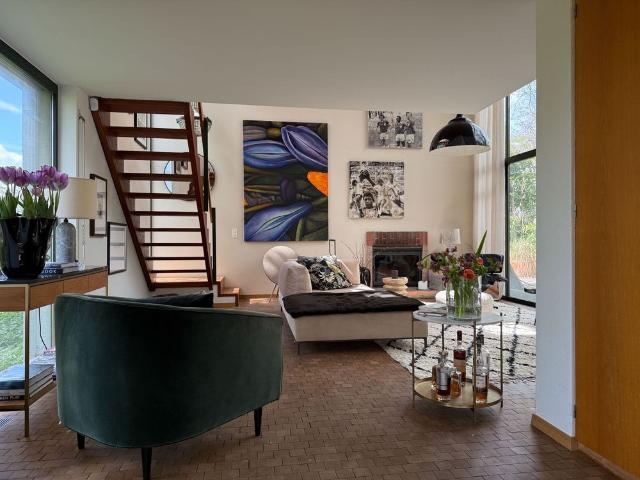 70s Architect Icon: Extravagant Loft Living on the Gold Coast