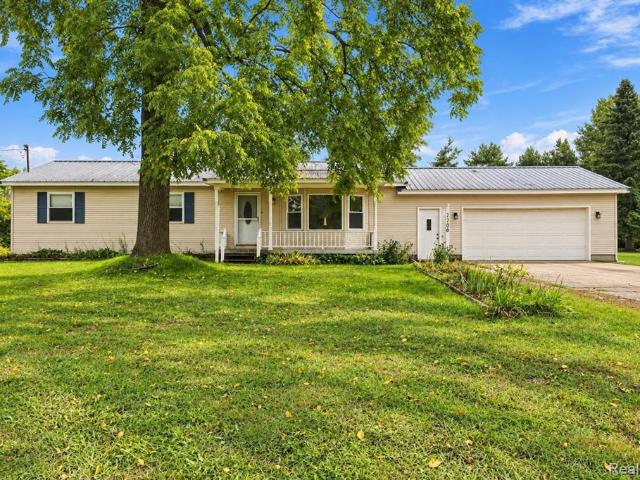 7106 Lake Road