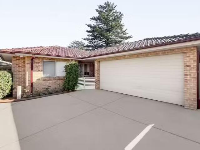 7/109 Belmore Road, Peakhurst House for rent Listed by Josiah.