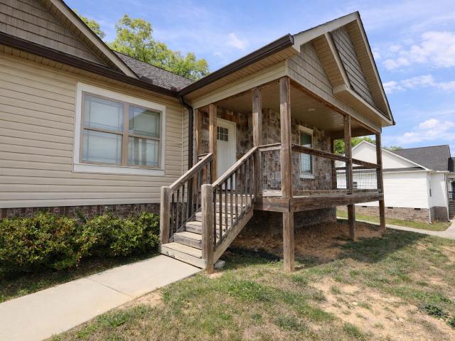 7100 Blue Springs Road SE