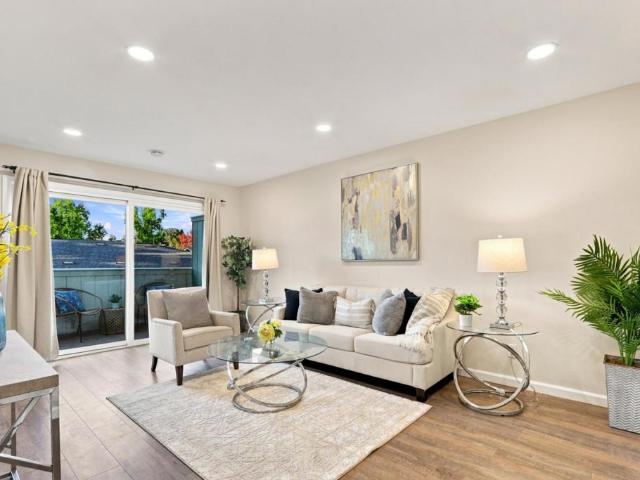 7100 Rainbow Drive 33