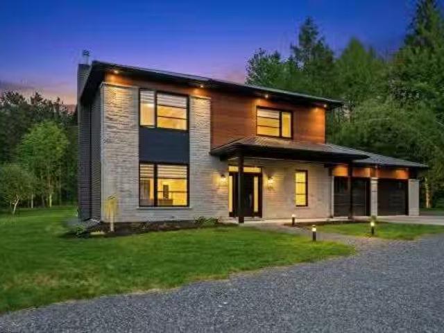 7100 7E Rang, Drummondville, QC, J2A 4C6 Luxury House for sa.