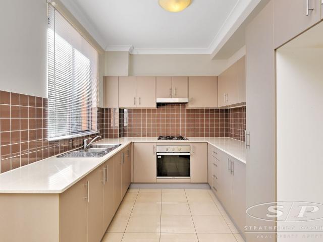 7/10 12 Wingello Street, Guildford