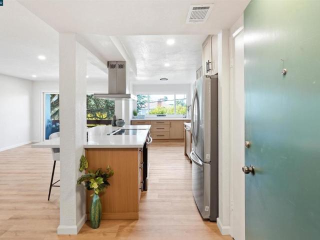 710 E 22nd 203