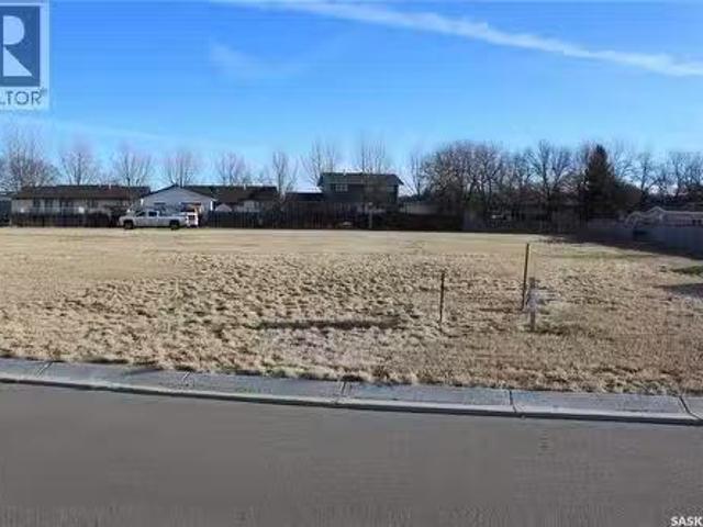 710 Kelly Drive, Shaunavon, SK, S0N 2M0 vacant land for sale.
