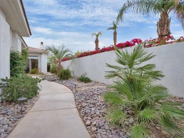 710 Hawk Hill Trl, Palm Desert, CA