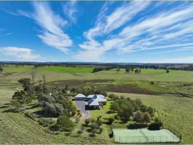 710 Inverary Road, CANYONLEIGH House for rent Listed by Jessi.