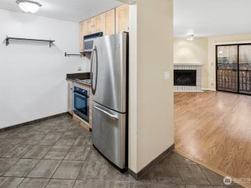710 N 160th St, Unit B112, Shoreline, WA 98133 | MLS #2494