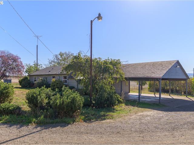 7115 red prairie rd