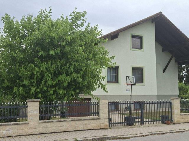 7111 Parndorf Großzügiges 6 Zi. Einfamilienhaus in Parndorf mit schönem Garten zu mieten!