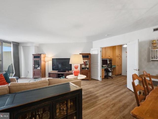 7111 Woodmont Avenue # 709